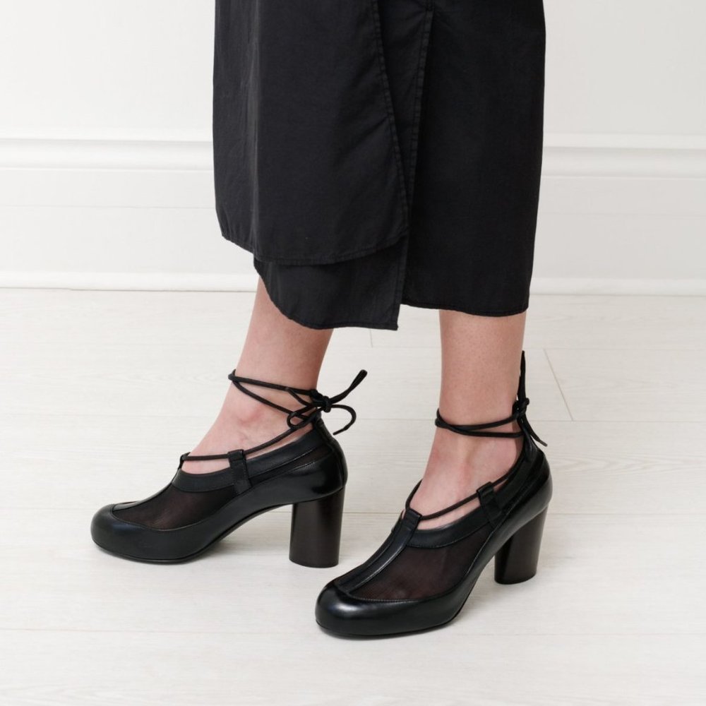 Lemaire mesh panelled pumps with ankle tie in black